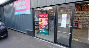 Digital Window Display for Restaurants: Boost Frontline Marketing and Walk-In Traffic